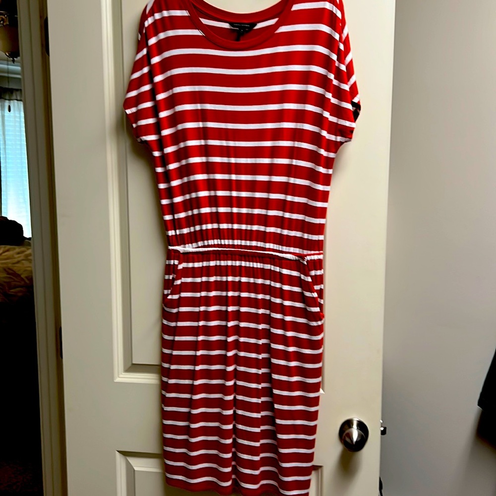 Comfortable M striped dress with pockets